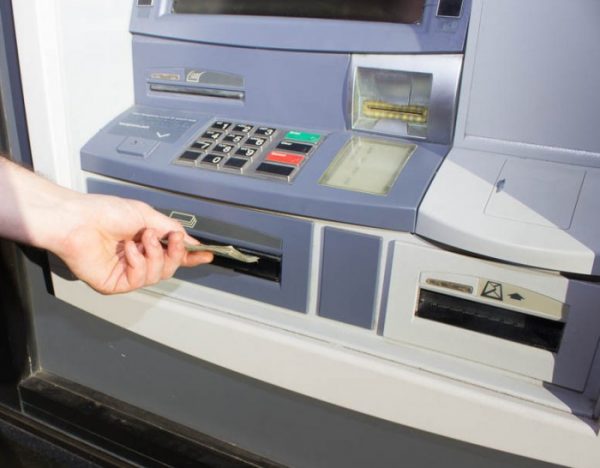 黑客从 ATM 机上窃取 12 亿美元，警察用加密货币抓获他们